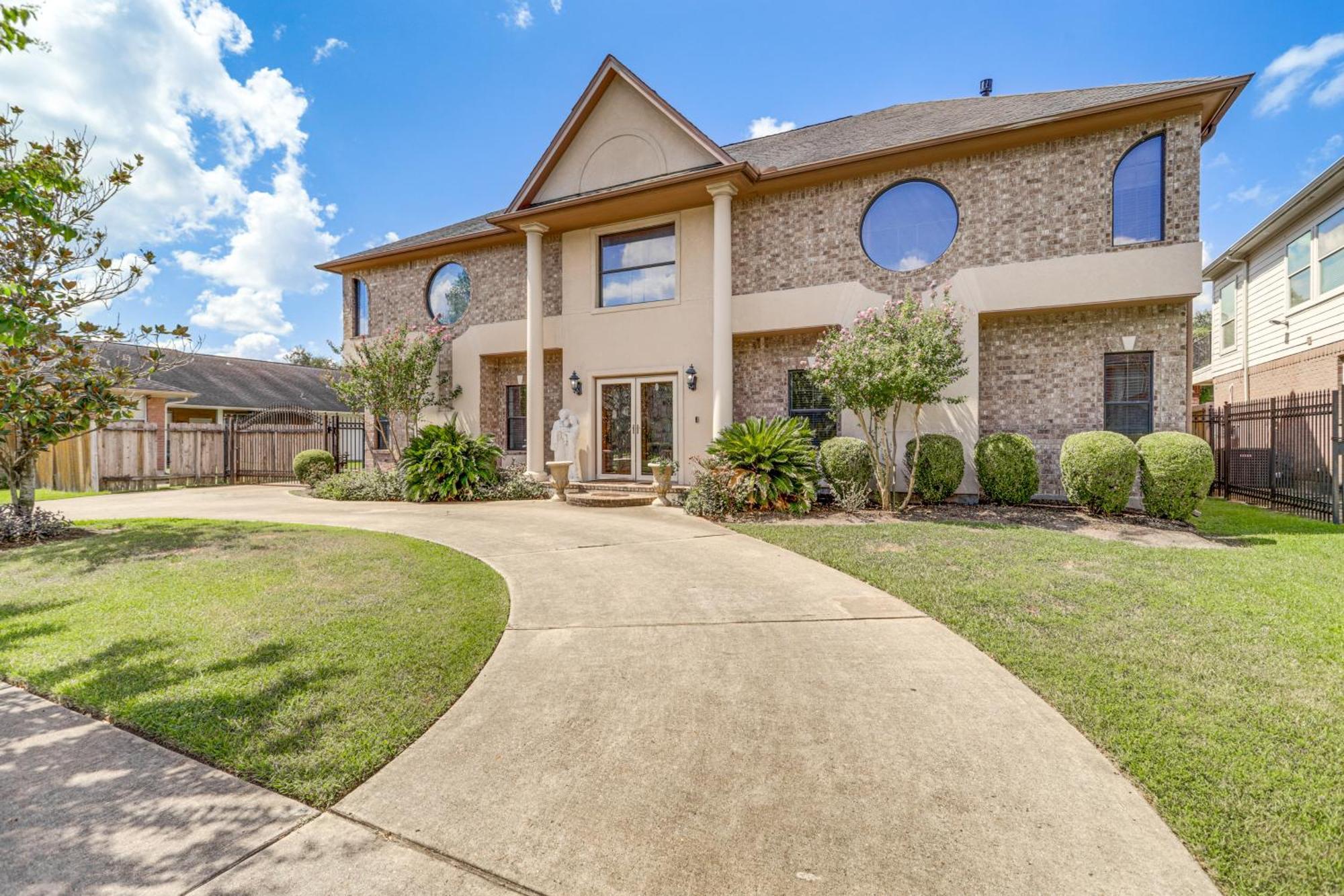 Elegant Houston Home With Gazebo And Game Room! ภายนอก รูปภาพ